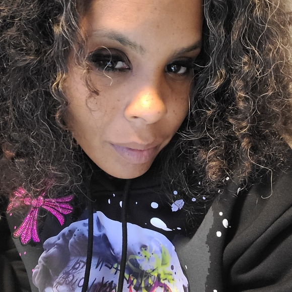 Meet your Posher, Gladis - Picture 2 of 2